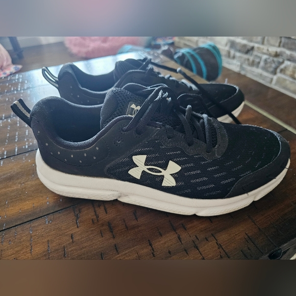 Under Armour Mens Charged Size 9.5 - Picture 2 of 9